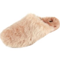 Victoria Chinela Pelo Kapcie jasnoróżowy (Light Pink). Różowe kapcie damskie marki Victoria. Za 62,90 zł.