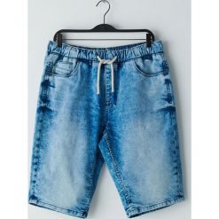 Jeansowe szorty jogger - Niebieski. Niebieskie spodenki i szorty męskie Cropp, bez wzorów, z jeansu. W wyprzedaży za 39,99 zł.