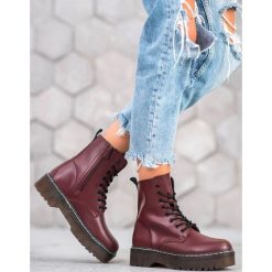 GLANY NA PLATFORMIE. Czarne botki damskie KYLIE, bez obcasa, na platformie, bez zapięcia. Za 127,90 zł.