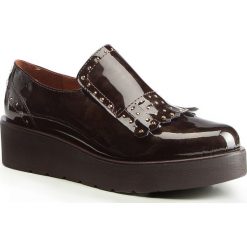 Buty damskie. Szare półbuty damskie Wittchen, bez wzorów, ze skóry, bez obcasa, na platformie, bez zapięcia. W wyprzedaży za 359,90 zł.