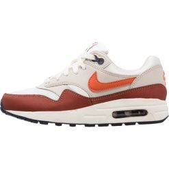 Nike Sportswear AIR MAX 1 Tenisówki i Trampki sail/vintage coral/mars stone. Czerwone buty chłopięce sportowe Nike Sportswear, z gumy. Za 419,00 zł.