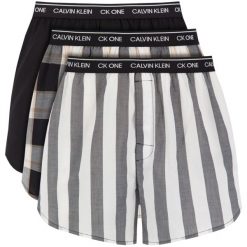 Komplet 3 par bokserek Calvin Klein Underwear Woven 000NB3000A. Bokserki męskie Calvin Klein Underwear, bez wzorów, z bawełny. Za 199,00 zł.