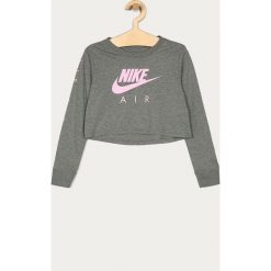 Nike Kids - Longsleeve dziecięcy 122-166 cm. Czarne bluzki dziewczęce Nike Kids, z nadrukiem, z bawełny, z okrągłym kołnierzem, z długim rękawem, długie, bez kaptura. Za 99,90 zł.