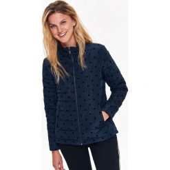 KRÓTKA KURTKA W GROSZKI. Czarne kurtki damskie marki Top Secret, na zimę, w grochy, eleganckie, krótkie, bez kaptura. W wyprzedaży za 69,99 zł.