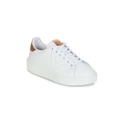 Buty Victoria DEPORTIVO PIEL. Białe trampki i tenisówki damskie Victoria, bez wzorów, bez zapięcia. Za 299,00 zł.