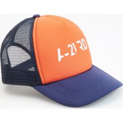 Czapka z daszkiem - Czerwony. Czerwone czapki damskie Reserved, bez wzorów. Za 39,99 zł.