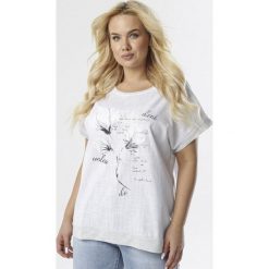Biała Bluzka Azaxie. Białe bluzki damskie Born2be, xl, bez wzorów, bez kołnierzyka, bez rękawów. W wyprzedaży za 39,99 zł.