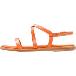 Neosens AURORA Sandały carrot. Pomarańczowe sandały damskie marki Neosens, bez wzorów, ze skóry, bez obcasa, bez zapięcia. W wyprzedaży za 449,25 zł.