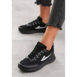 Czarne Buty Sportowe Wallington. Czarne buty sportowe damskie Born2be, bez wzorów, z gumy, sportowe, do biegania. Za 79,99 zł.