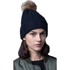 Brekka Czapka zimowa Breeze Eco-PON BRFK2401 nVY. Niebieskie czapki damskie Brekka, na zimę, bez wzorów, z dzianiny. W wyprzedaży za 32,00 zł.