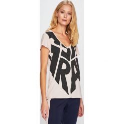 G-Star Raw - Top. Różowe bluzki damskie G-Star RAW, s, z nadrukiem, z bawełny, retro, bez kołnierzyka, z krótkim rękawem. W wyprzedaży za 139,90 zł.