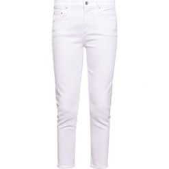 Jeansy damskie: Citizens of Humanity ROCKET CROPPED HIGH RISE Jeansy Slim Fit optic white