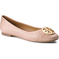 Baleriny TORY BURCH - Chelsea Cap-Toe Ballet 46882 Goan Sand/Goan Sand 268. Brązowe baleriny damskie Tory Burch, bez wzorów, ze skóry, bez obcasa, na płaskiej podeszwie. Za 1089,00 zł.