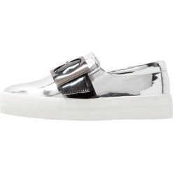 Creepersy damskie: Lost Ink Wide Fit SAMANTHA SQUARE BUCKLE PLIMSOLL Półbuty wsuwane silver