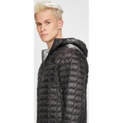 The North Face - Kurtka. Czarne płaszcze męskie The North Face, xl, bez wzorów, z poliesteru, krótkie, z kapturem. W wyprzedaży za 539,90 zł.