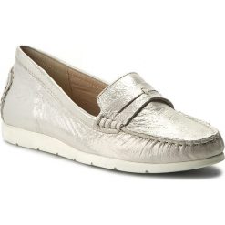Mokasyny CAPRICE - 9-24251-28 Offwht Glitter 116. Szare mokasyny damskie Caprice, ze skóry, na płaskiej podeszwie. W wyprzedaży za 169,00 zł.