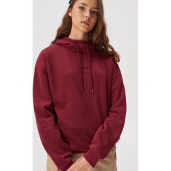 Bluza z mininapisem - Bordowy. Czerwone bluzy damskie Sinsay, s, bez wzorów, bez rękawów, bez kaptura. Za 49,99 zł.