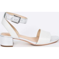 Clarks - Sandały Orabella Rose. Szare sandały damskie marki Clarks, ze skóry, na obcasie, na klamry. W wyprzedaży za 199,90 zł.