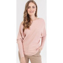 Różowy Sweter Jaenysh. Różowe swetry damskie Born2be, s, bez wzorów, bez rękawów, bez kaptura. Za 79,99 zł.