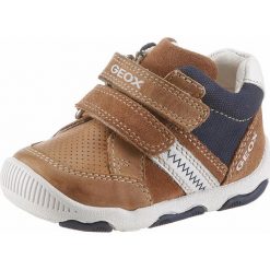 GEOX Kids Kapcie 'New Balu' Boy' granatowy / karmelowy / biały. Białe kapcie chłopięce marki geox kids, z gumy. Za 193,20 zł.