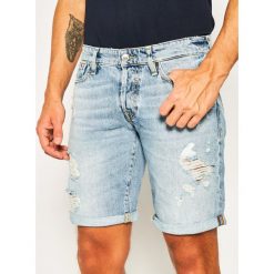Szorty jeansowe Guess M02D01 D3ZJ1. Niebieskie spodenki i szorty męskie Guess, m, z aplikacjami, z bawełny. W wyprzedaży za 379,00 zł.