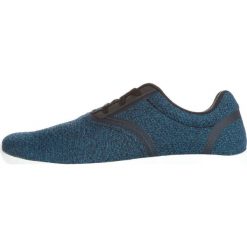 Crocs Kinsale Static Lace Tenisówki Niebieski. Niebieskie klapki męskie Crocs, bez wzorów, z materiału, bez zapięcia. Za 364,95 zł.
