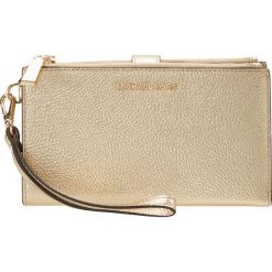 MICHAEL Michael Kors Portfel pale gold. Żółte portfele damskie marki MICHAEL Michael Kors. Za 529,00 zł.
