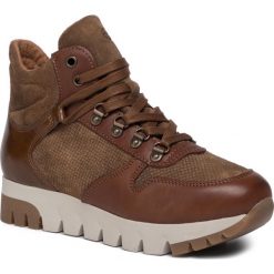 Trapery TAMARIS - 1-25252-23 Cognac 305. Pomarańczowe półbuty damskie Tamaris, ze skóry, klasyczne, bez obcasa, bez zapięcia. W wyprzedaży za 309,00 zł.