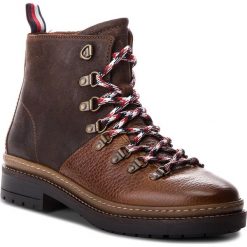 Kozaki TOMMY HILFIGER - Elevated Outdoor Hik FM0FM01911 Cognac 606. Brązowe glany męskie TOMMY HILFIGER, z materiału. Za 799,00 zł.