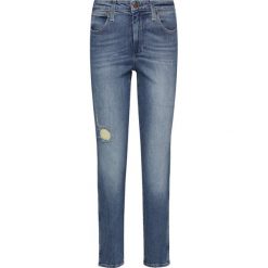 Jeansy Slim Fit Wrangler The Retro W22AJH96M. Niebieskie jeansy damskie Wrangler, m. Za 349,00 zł.
