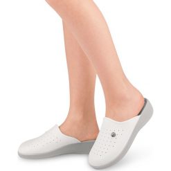 Klapki damskie Inblu 40-33 Białe. Białe koturny damskie Inblu, na wysokim obcasie. Za 47,50 zł.