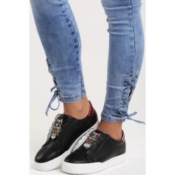 Czarne Buty Sportowe Milion Lights. Buty sportowe damskie Born2be. Za 39,99 zł.