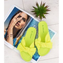 Klapki damskie Abloom WL231-1 Żółte Neon. Żółte klapki damskie ABLOOM, bez wzorów, z tworzywa sztucznego, bez obcasa, na płaskiej podeszwie. Za 49,00 zł.