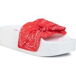 Klapki LEVI'S - June S Bold B 231587-860-87 Regular Red. Czerwone klapki damskie Levi's®, bez wzorów, z tworzywa sztucznego, bez obcasa. Za 179,00 zł.