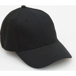Czapka z daszkiem - Czarny. Czarne czapki męskie marki Reserved. Za 39,99 zł.