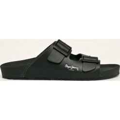 Pepe Jeans - Klapki skórzane Ultra Bio Classic. Czarne kapcie męskie Pepe Jeans, z jeansu, na klamry. Za 219,90 zł.