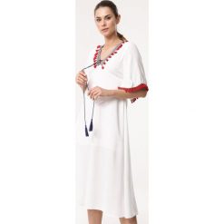 Biała Sukienka Hair. Białe sukienki damskie Born2be, na lato, s, bez wzorów, z tkaniny, bez kołnierzyka, bez rękawów. Za 109,99 zł.