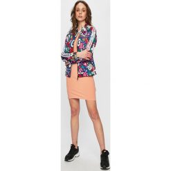 Adidas Originals - Bluza. Szare bluzy damskie adidas Originals, bez wzorów, z poliesteru, bez rękawów, bez kaptura. Za 279,90 zł.
