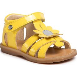 Sandały NATURINO - Snsa Vernice 0010502675.02.0G04 Giallo. Żółte sandały dziewczęce Naturino, ze skóry, bez zapięcia. Za 349,00 zł.