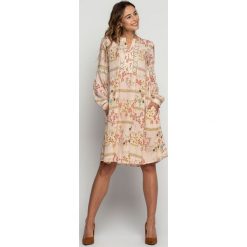 Sukienka boho z koronką RABARBAR. Sukienki damskie RABARBAR, na spotkanie biznesowe, s, w koronkowe wzory, z koronki, boho, bez kołnierzyka, bez rękawów. W wyprzedaży za 279,00 zł.