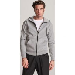 Rozpinana bluza z kapturem - Jasny szary. Szare bluzy męskie Reserved, s, bez wzorów, z kapturem, bez rękawów, z kapturem. Za 89,99 zł.