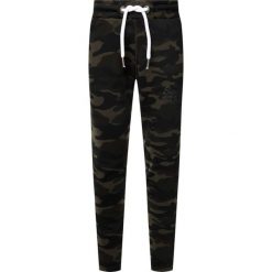 Spodnie dresowe Superdry M7000034B. Zielone jeansy męskie Superdry, m, bez wzorów, z jeansu. W wyprzedaży za 259,00 zł.