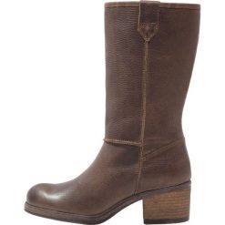Bullboxer Kozaki kaky. Szare buty zimowe damskie marki Bullboxer, z materiału, na sznurówki. Za 499,00 zł.