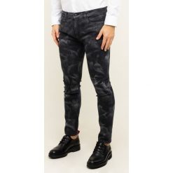 Jeansy Skinny Fit Hugo 734 50419578. Czarne jeansy męskie HUGO, m, bez wzorów. W wyprzedaży za 509,00 zł.