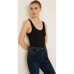 Mango - Top Basic. Białe bluzki damskie marki Mango, s, z elastanu, z okrągłym kołnierzem. Za 29,90 zł.