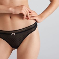 Stringi z koronką - Czarny. Stringi damskie Reserved. Za 24,99 zł.