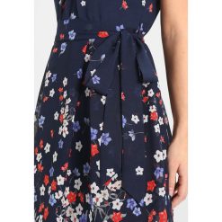 Sukienki: Dorothy Perkins Petite BILLIE AND BLOSSOM BOARDER FLORAL V NECK DRESS Sukienka letnia dark navy