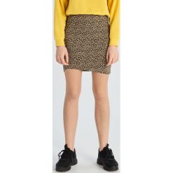 Kopertowa spódnica mini - Wielobarwn. Szare spódniczki damskie marki Sinsay, s, bez wzorów, mini, kopertowe. Za 29,99 zł.