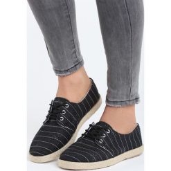 Czarne Espadryle Heat. Czarne espadryle damskie Born2be, bez wzorów, bez obcasa, na płaskiej podeszwie. Za 29,99 zł.