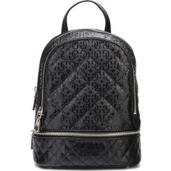 Guess Queenie Plecak Czarny. Czarne plecaki damskie Guess, w paski, z poliesteru. Za 566,95 zł.